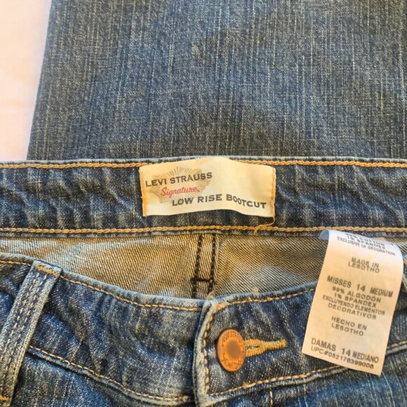 Levi Straus Signature Low Rise Boot Cut Jeans Size 14M - Picture 2 of 6